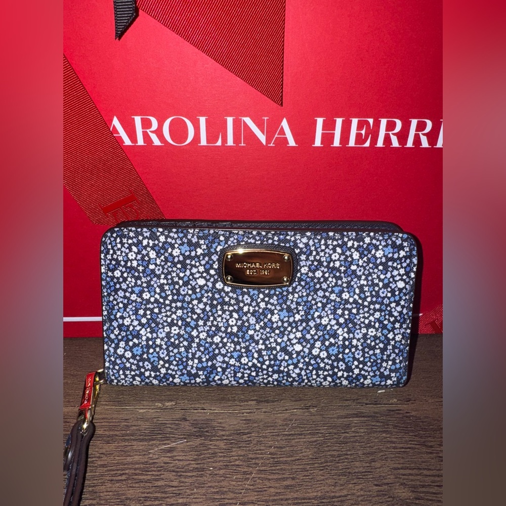 Micheal Kors Floral Cell Phone Case Wallet Wrislet